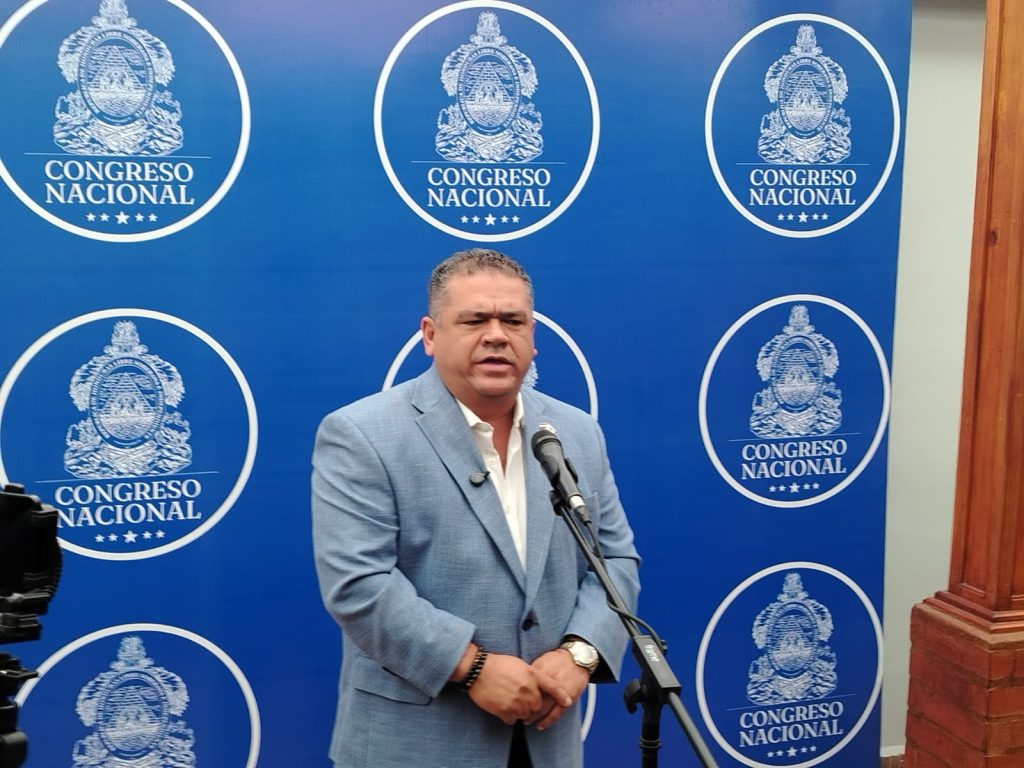 AMHON avala reforma a la ley que frena embargos totales y fortalece alcaldías