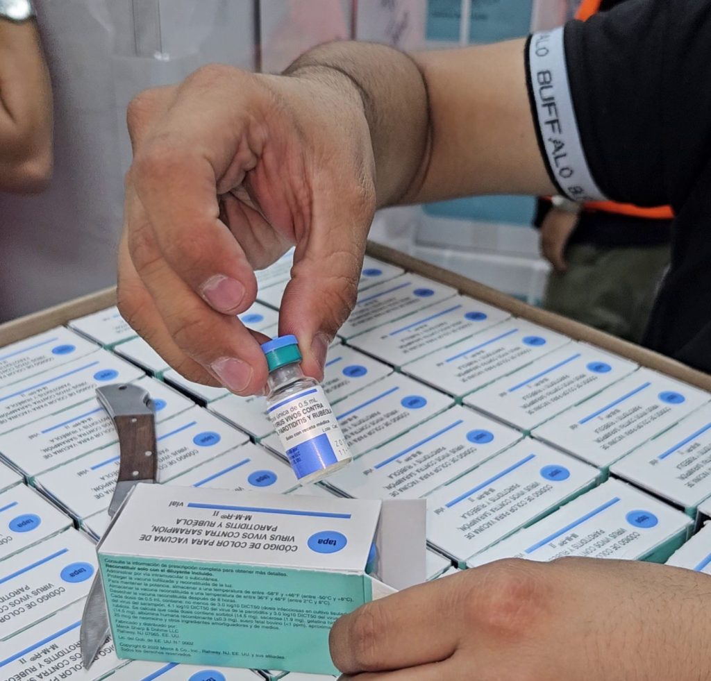 Salud recibe más de 780 mil dosis de vacunas y se prepara para jornada nacional de vacunación