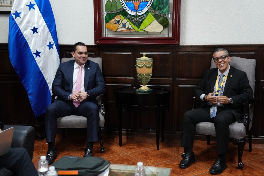 CN le apuesta a la educación superior al acordar que no reducirá presupuesto a Unah