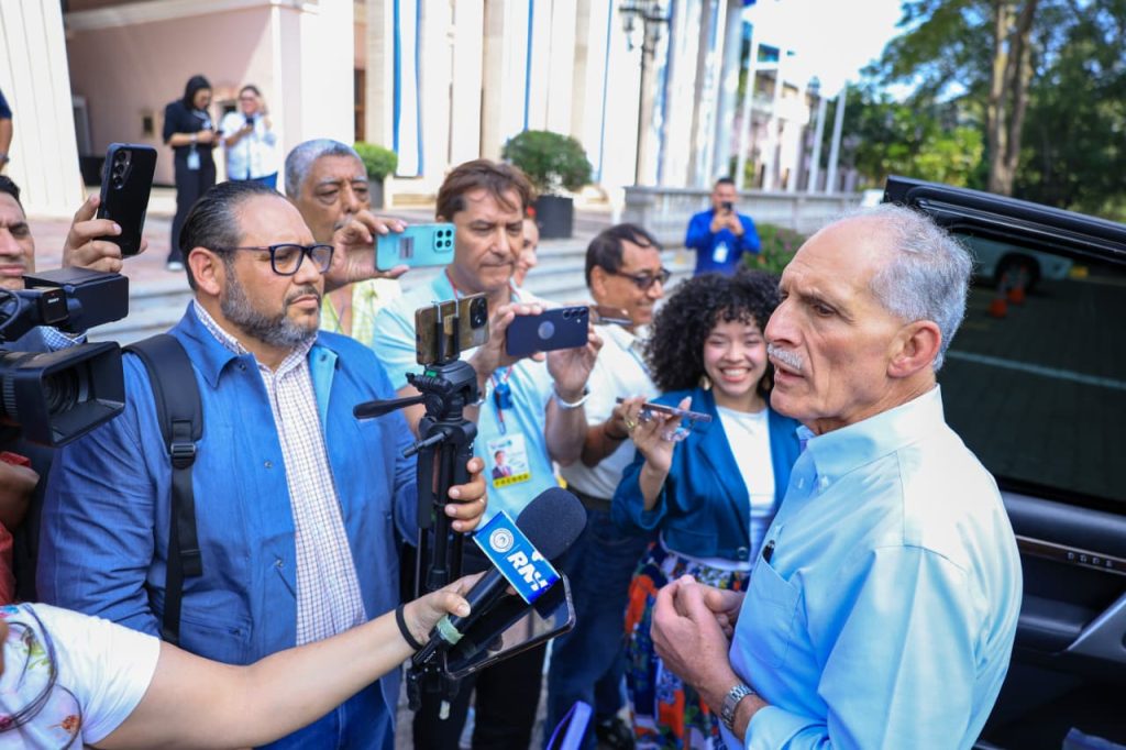 A finales de mayo inicia Gobierno la entrega de maquinaria a 298 alcaldías del país