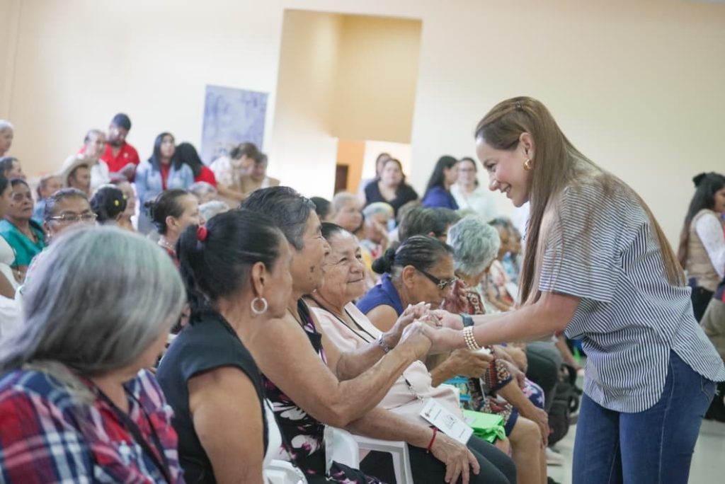 Labor Social desde el Congreso Nacional en celebración a las madres en Suyapa