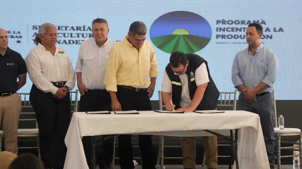 Presidente Nasry Asfura realiza lanzamiento del Programa «Incentivos a la Producción» en Comayagua
