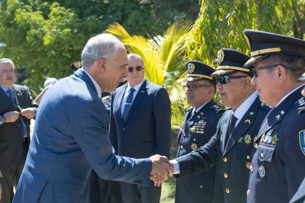 Presidente Asfura participa en ceremonia de ascensos de 45 oficiales de la Policía Nacional