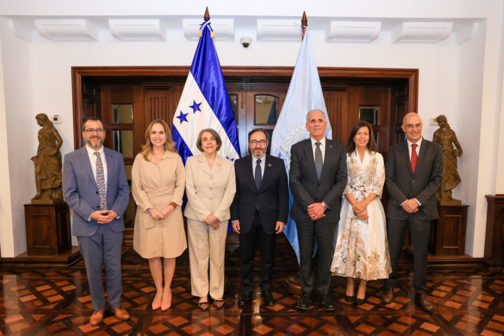 Honduras y Naciones Unidas acuerdan impulsar obras de salud e infraestructura