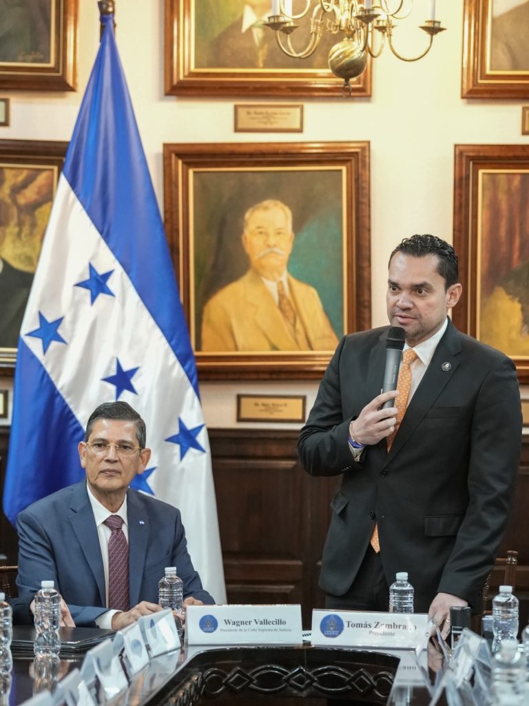 Zambrano destaca protección del CN a la mujer y felicita a CSJ por reconsideración