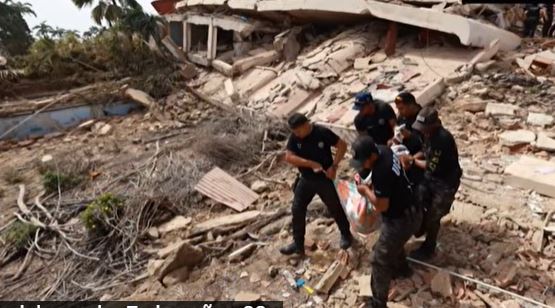 Siguen labores de rescate en Venezuela luego de terremoto