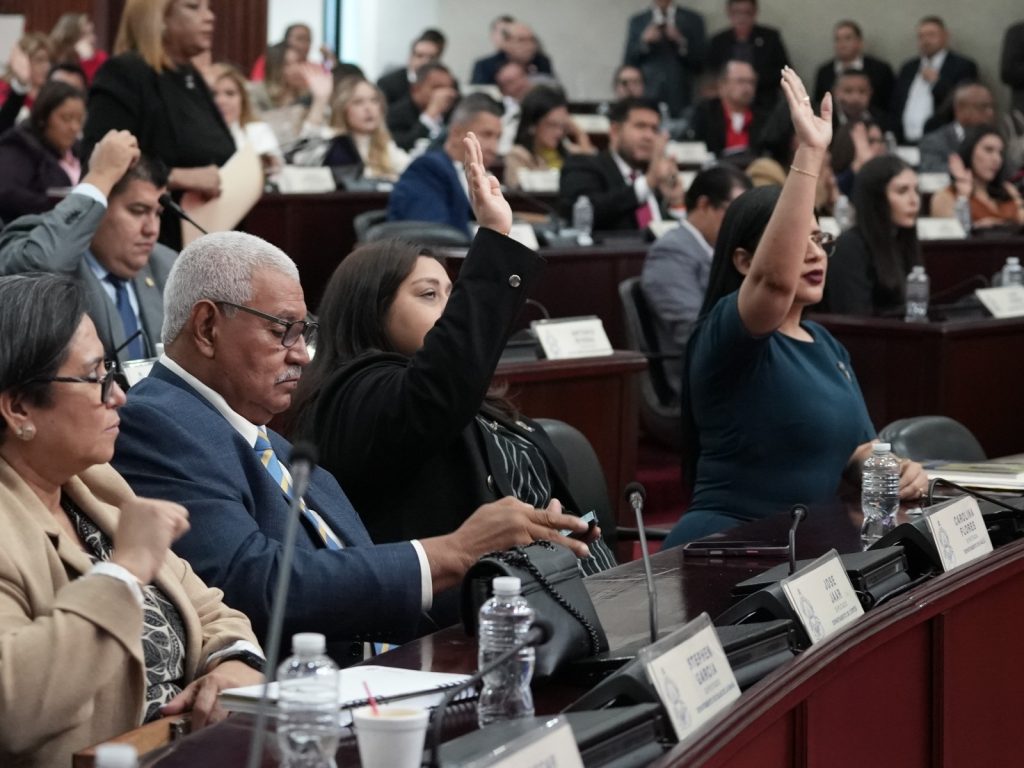 CN da luz verde a contratos de infraestructura educativa y de sanidad en varias zonas del país