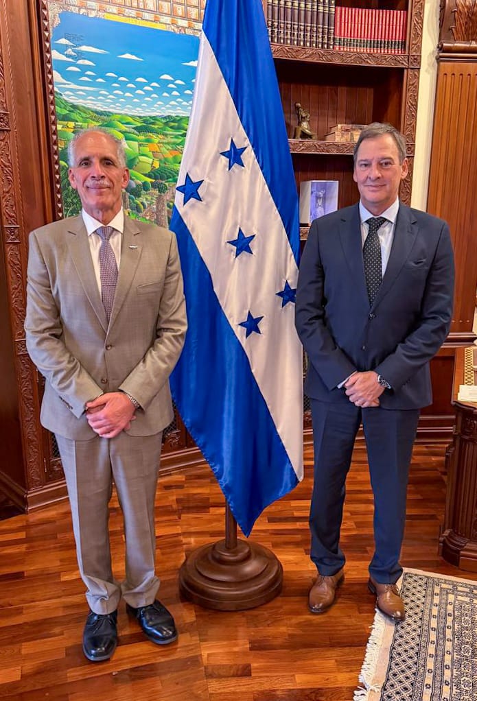 Gobierno y sector privado fortalecen alianza para impulsar la competitividad logística de Honduras