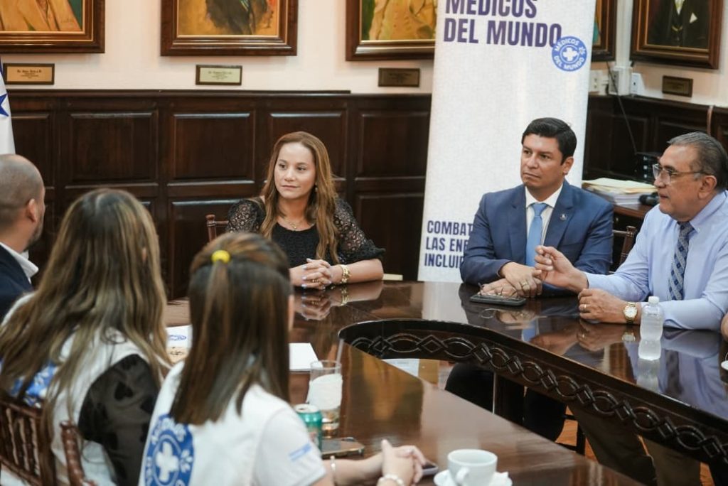 Acción Social del CN fortalece apoyo a futuras clínicas comunitarias