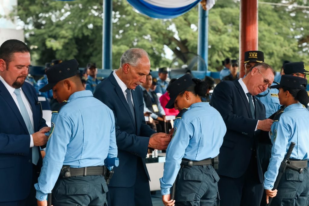 Presidente participa en celebración del Día del Soldado y reafirma compromiso con la seguridad nacional
