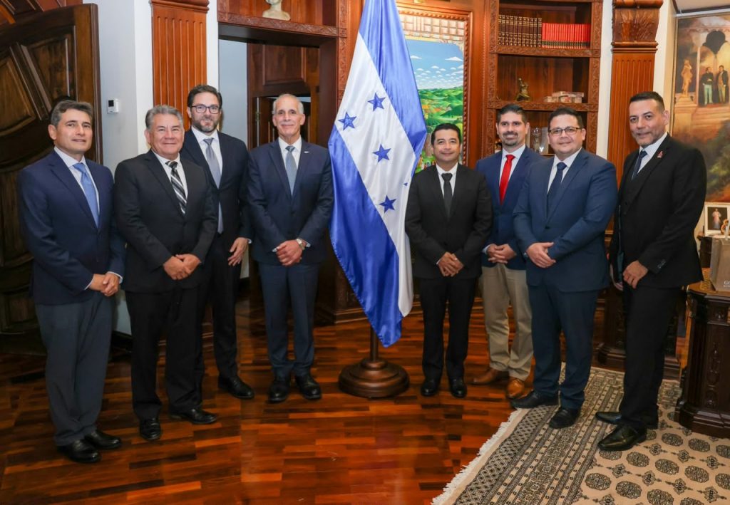 Distribuidora Istmania y Licorera Los Ángeles reafirman confianza en Honduras y anuncian planes de inversión