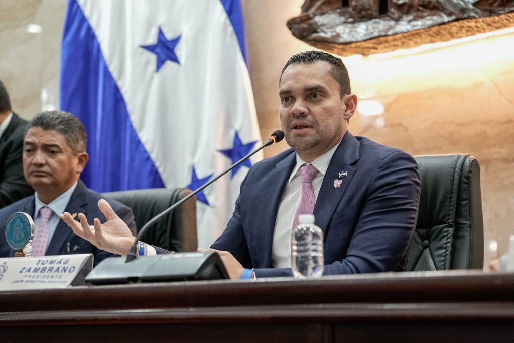 Zambrano: Operador de justicia vinculado a criminales debe ser acusado por facilitar terrorismo